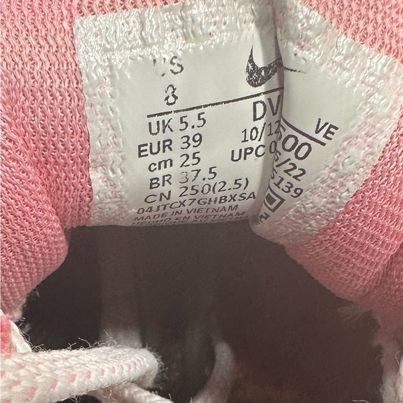 Nike Women's Pink and White Running Shoes size 8 pre owned Exellent condition - Picture 4 of 6